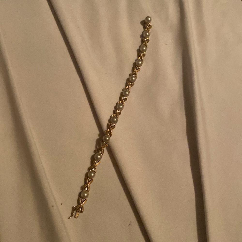 Beautiful 7 inch bracelet
